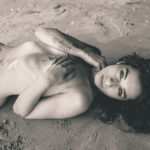 Fotografía de lencería y desnudo artístico en la playa